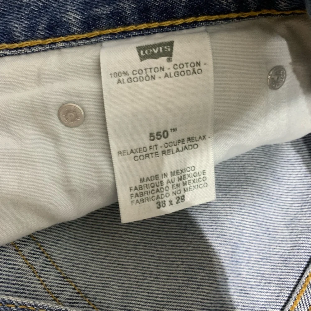 LEVI’S 550 TM Relaxed Fit Medium Wash Tapered Leg‎ Jeans Men’s 38X29 A-9